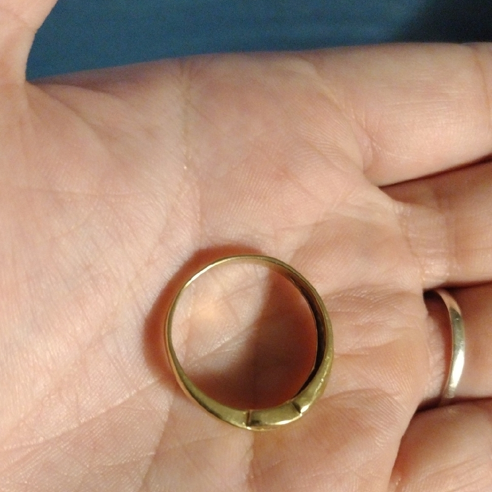 Mens Wedding Band - Picture 2 of 2